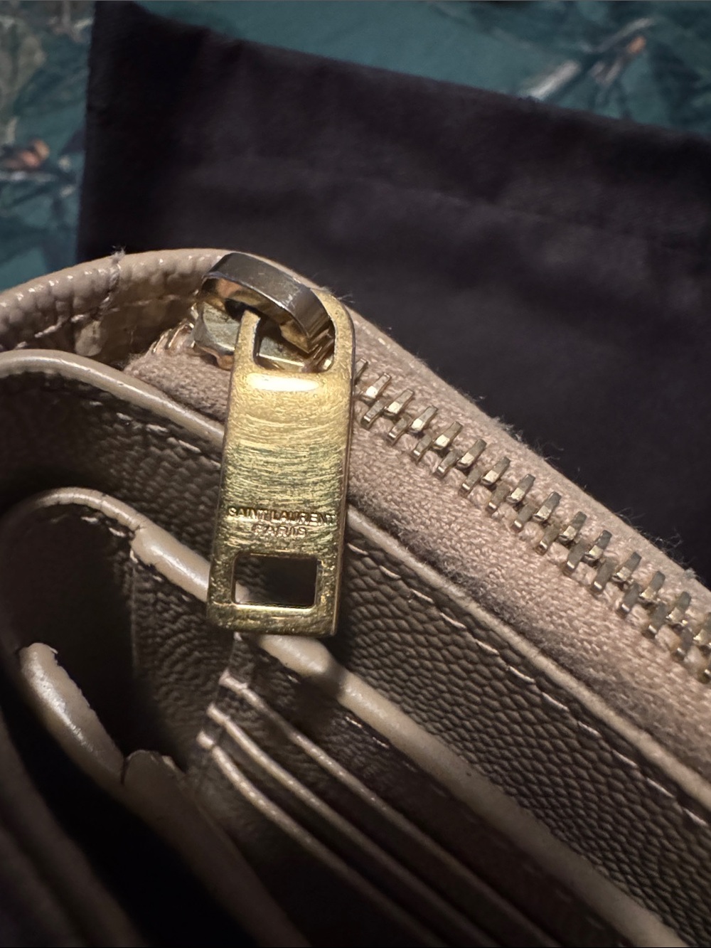 YSL CASSANDRE MATELASSÉ COMPACT ZIP AROUND WALLET - Picture 3 of 9